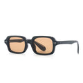 Lunettes de soleil rectangulaires - Monture noire, verres ambrés